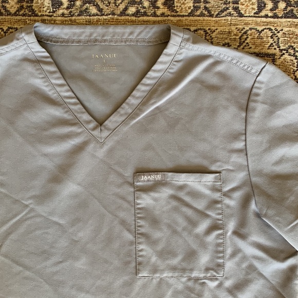 Jaanuu Men's 2-Pocket Tuck-In Scrub Top Gray Large - Picture 3 of 6